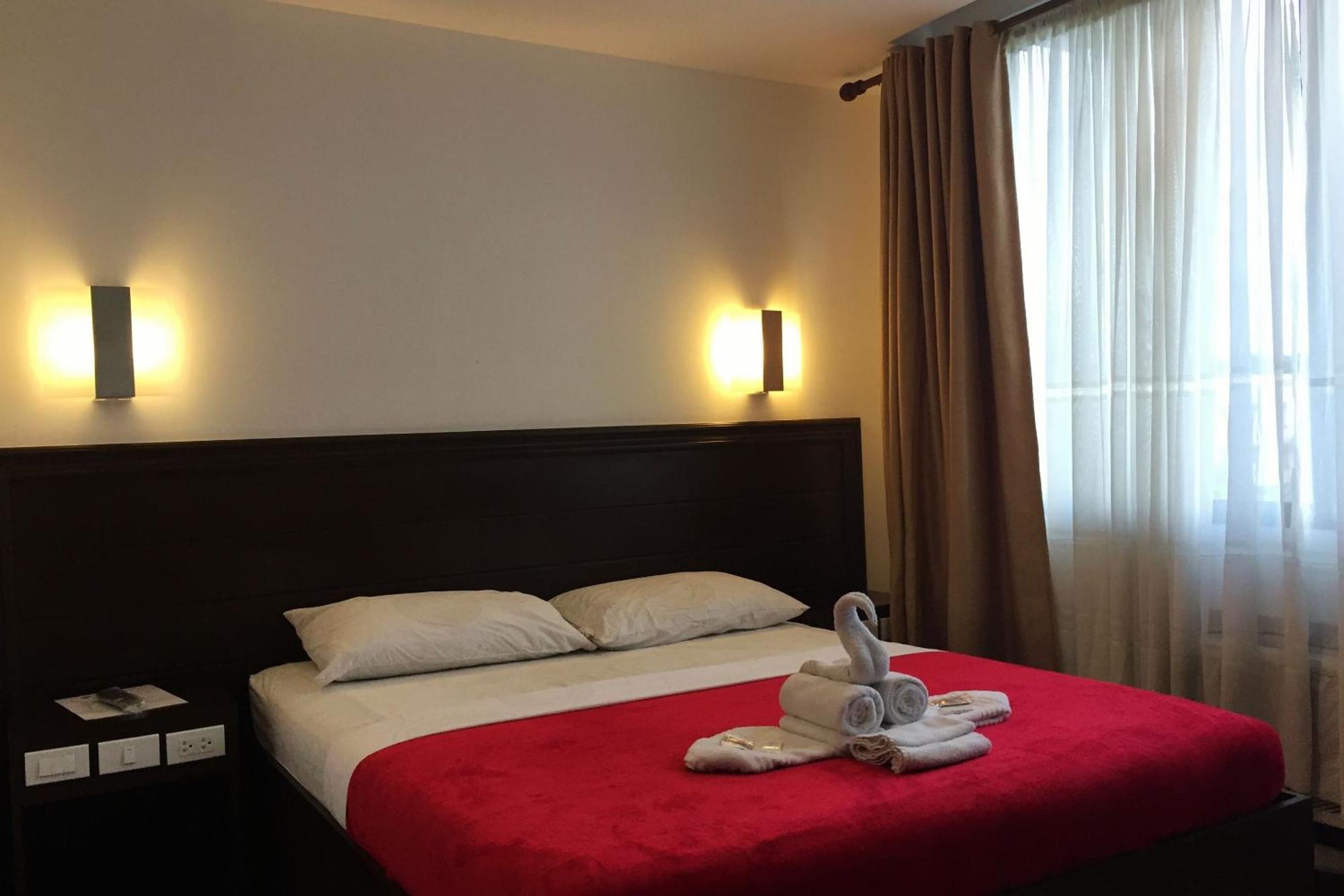 Pearli View Hotel Iloilo Powered By Cocotel Room photo